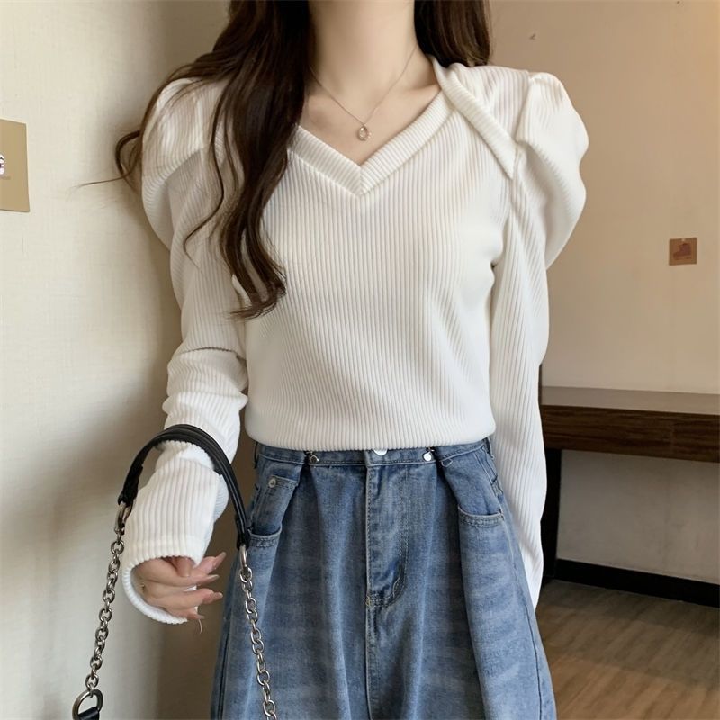秋冬の女性用Vネックコーデュロイシャツ、新しい韓国風デザイン、ニッチなパフスリーブトップス、年齢を減らし、美しくスタイリッシュです。|undefined