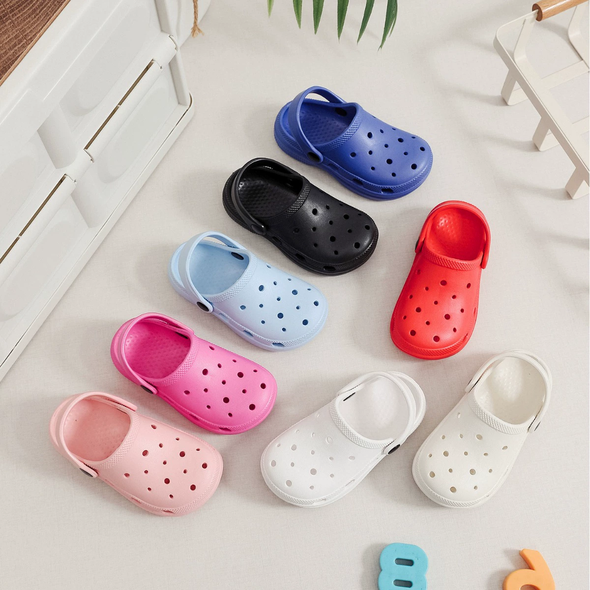 Оптовая продажа с фабрики летние новые детские EVA легкая пещерная обувь