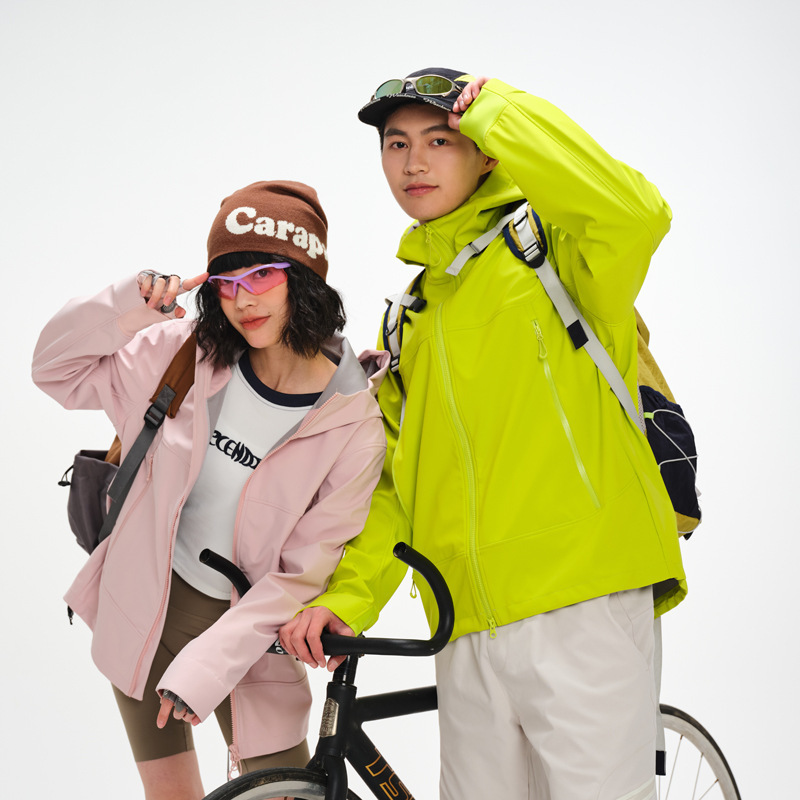 Ootd Outdoor Softshell Jacket, Three-Proof Spring and Autumn Casual Hooded Mountaineering Jacket, Versatile Unisex Jacket, Couple Outfit