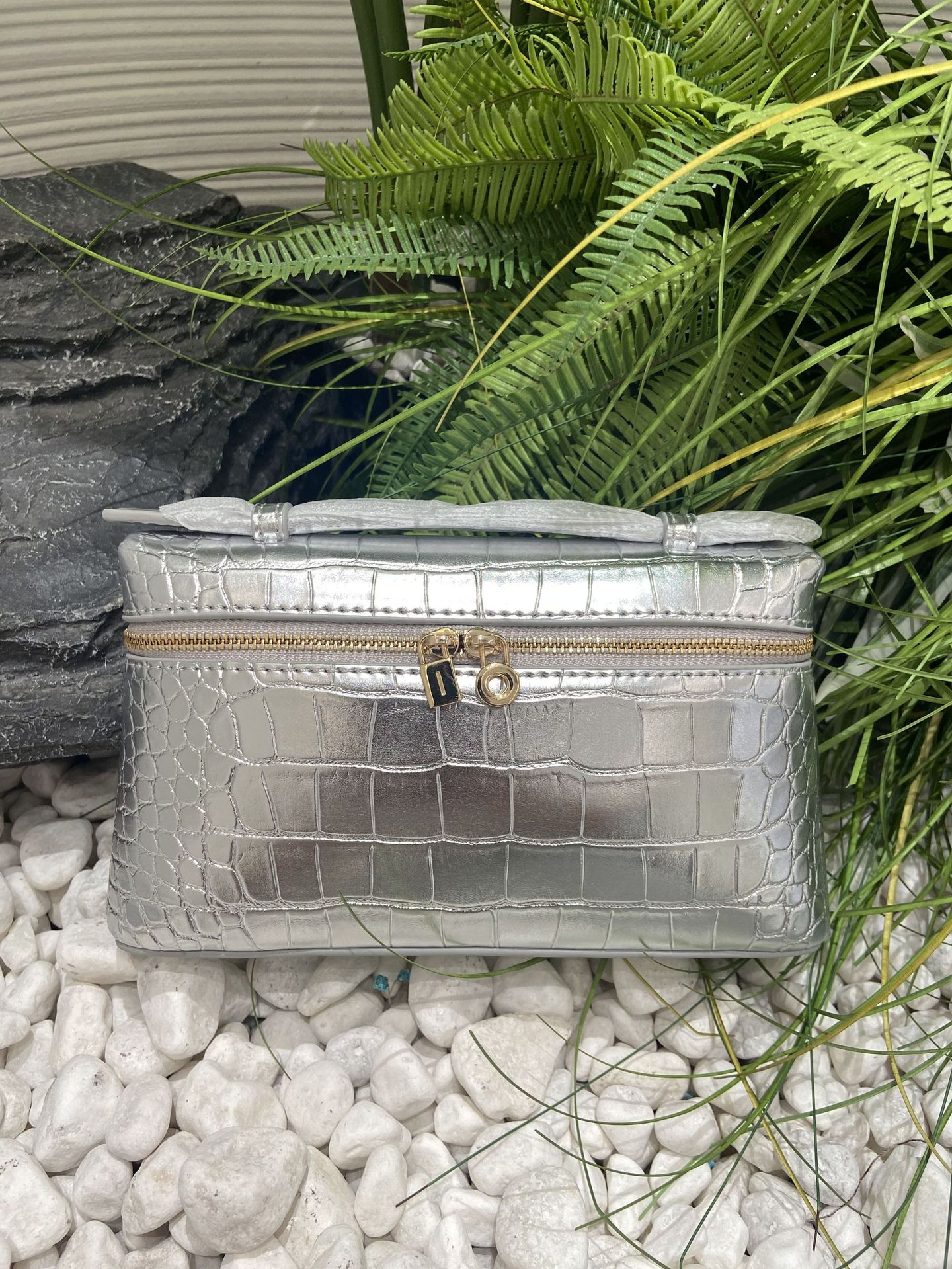 LP19gigi 同型化粧品袋 クロコダイル柄 ボックスバッグ 本革 ランチボックスバッグ ショルダー クロスボディ ポータブル 小さめ スクエアバッグ