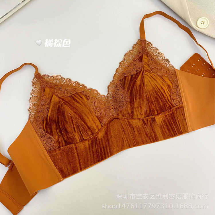 6064 otoño e invierno estilo romántico francés ropa interior de copa triangular de terciopelo de lujo ligero mujer simple y cómodo sujetador sin presión