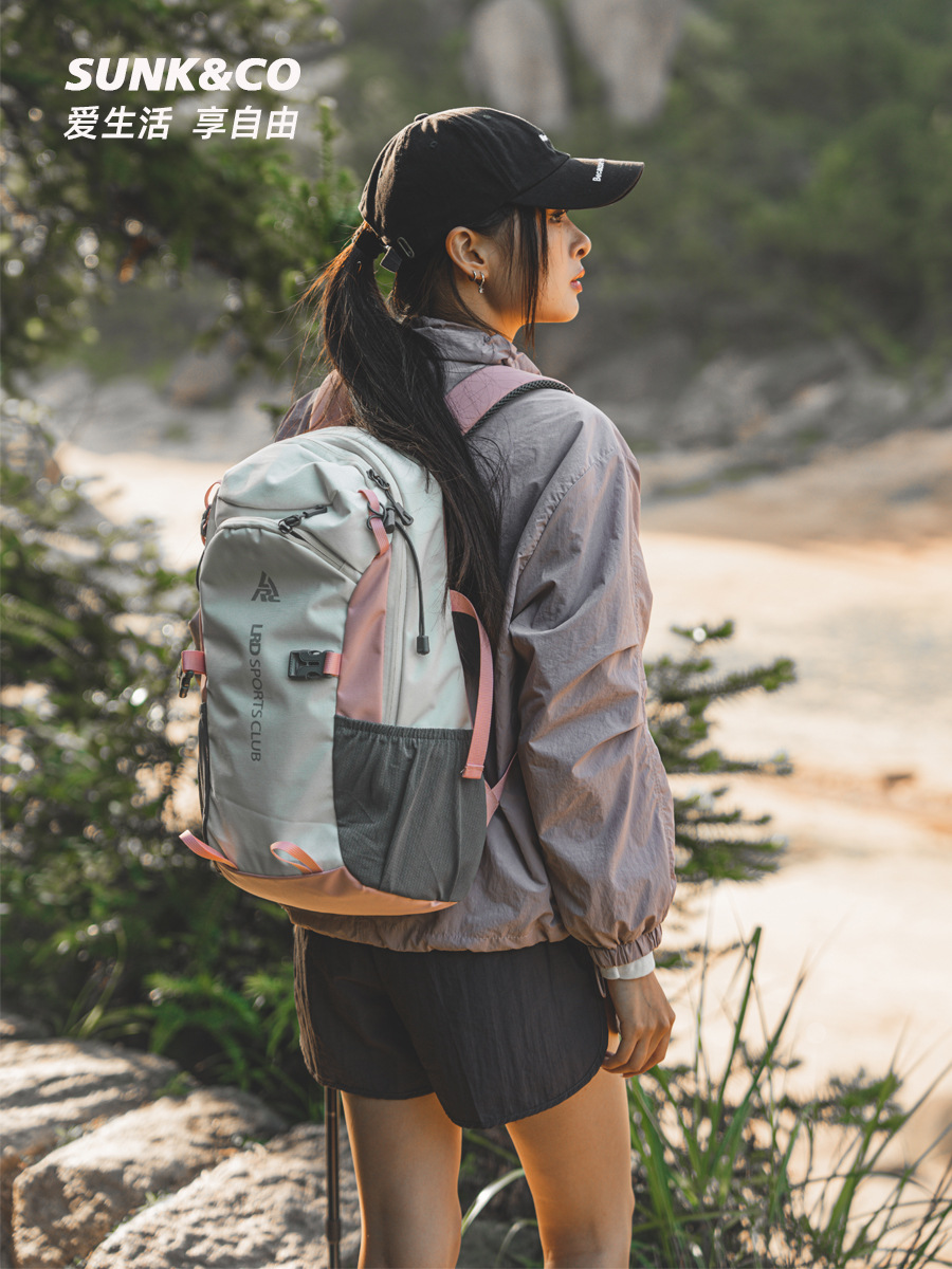 新型アウトドア登山バッグ大容量軽量徒歩リュックサック運動ランドセル軽量化防水旅行リュックサック