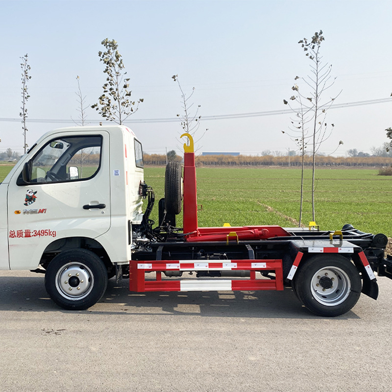 Guoliu Futian Xiangling gancho brazo camión de basura de propiedad sanitario camión de limpieza de basura tipo gancho brazo camión de transferencia de basura