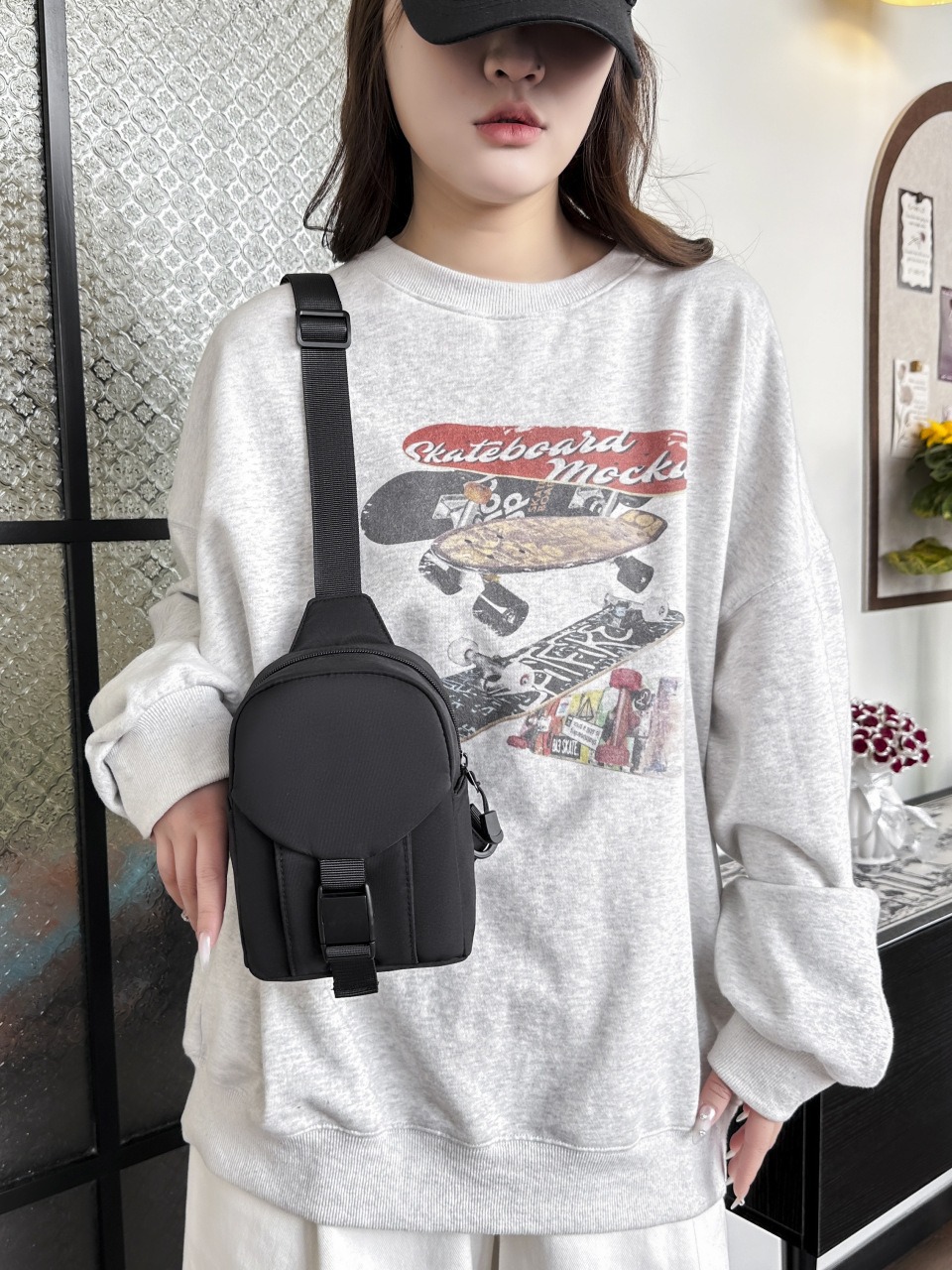 Trend fashionable one-shoulder bag for men and women