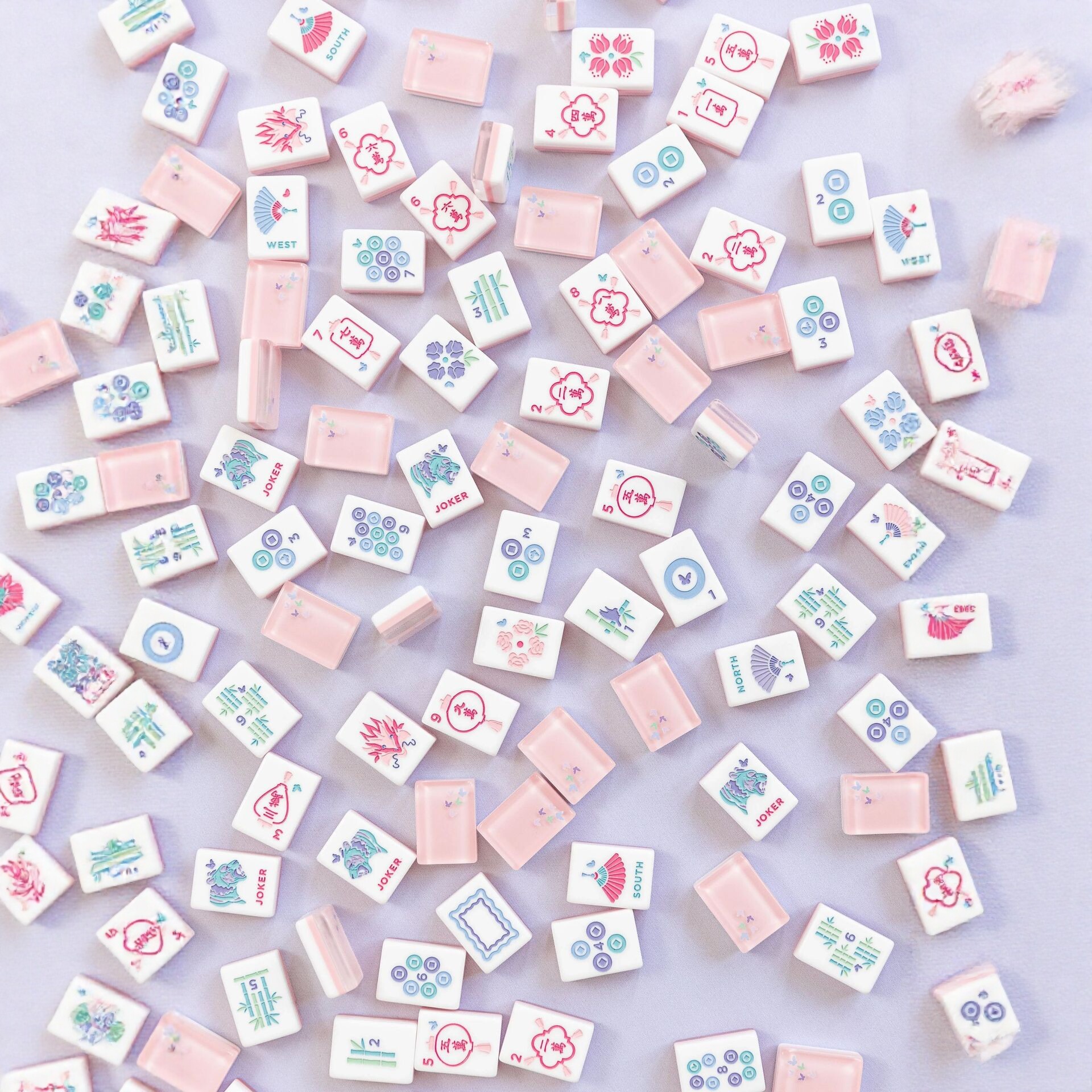 Acrylic Portable American Mahjong Set with Pink Butterfly Design, Hand-Crafted Mini Mahjong Tiles for Family Leisure