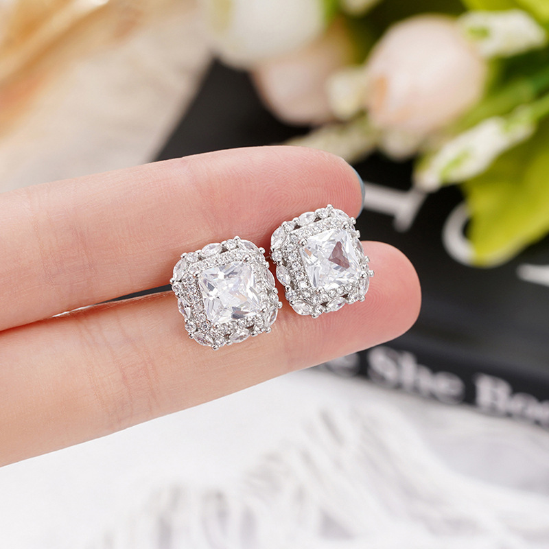 Zircon Crystal Stud Earrings For Men And Women Elegant Style_voghion.com