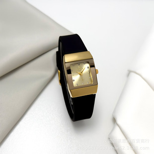 2025 New Classic Square Watch Light Luxury Niche Sugar Retro Women Waterproof Silicone Tape Watch Factory Straight