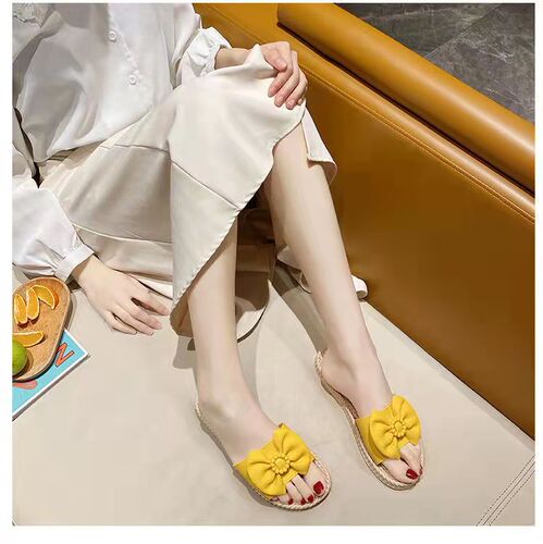 Sneaker for women, stylish and versatile, suitable for indoor and outdoor wear, thick sole, inspired by INS and Korean style, anti-slip sandals for women