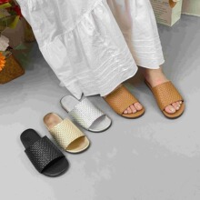 2024�ļ��¿���Ƥ�ֹ�����ƽ����Ь�r�аٴ�s����һ����ŮţƤ