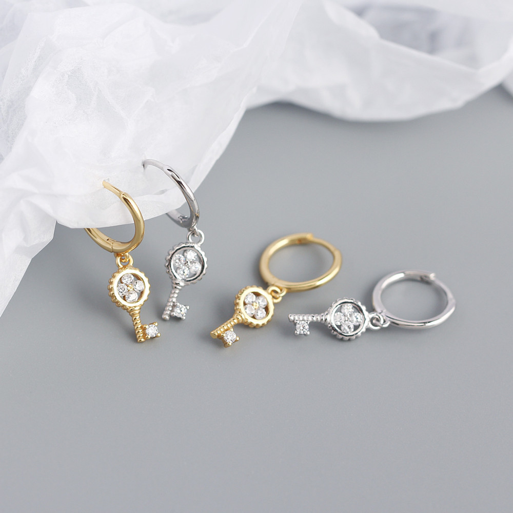 925 Sterling Silver Material Key Pattern Women'S Gender Yhe0328 European And American Entry Lux S925 Silver Ins Style Clover Key Inlaid Stone Earclip Earrings Twin Silver Stud Earrings