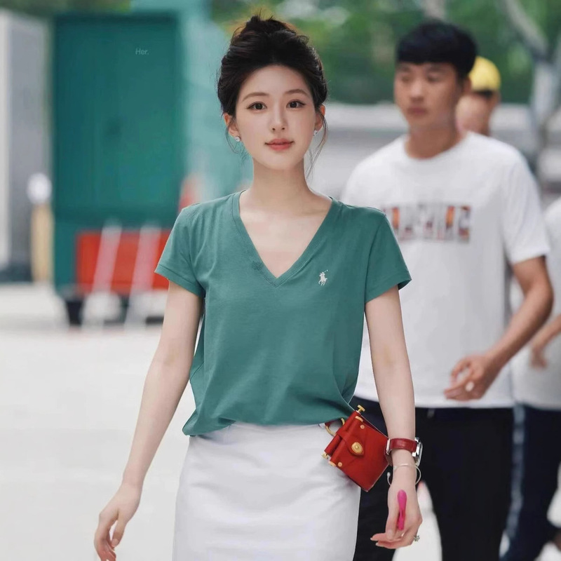 Original Export Version, Can Be Scanned for Code, 100% Cotton Embroidered Pony Logo V-Neck T-Shirt, Comfortable, Thin, Breathable, Simple Women's Top Original Export Version, Can Be Scanned for Code, 100% Cotton Embroidered Pony Logo V-Neck T-Shirt, Comfortable, Thin, Breathable, Simple Women's Top