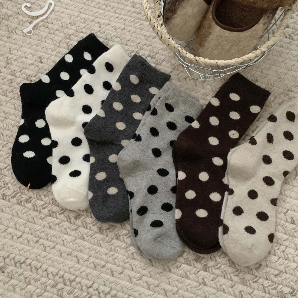 Women's Casual Simple Style Polka Dots Wool Jacquard Crew Socks A Pair display picture 12
