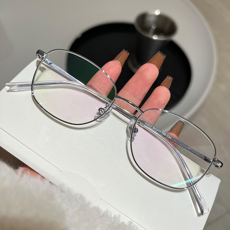 Anko Pure Titanium Small Frame Nearsighted Glasses for Women, Korean Version Trendy, Can Be Equipped with Prescription Anti-Blue Light Glasses Frame, Small Face Model 80011