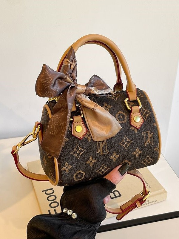High-end handbag 2025 new model, classic pattern pillow bag, Boston-style shoulder bag, crossbody bag, printed women's handbag, tote bag