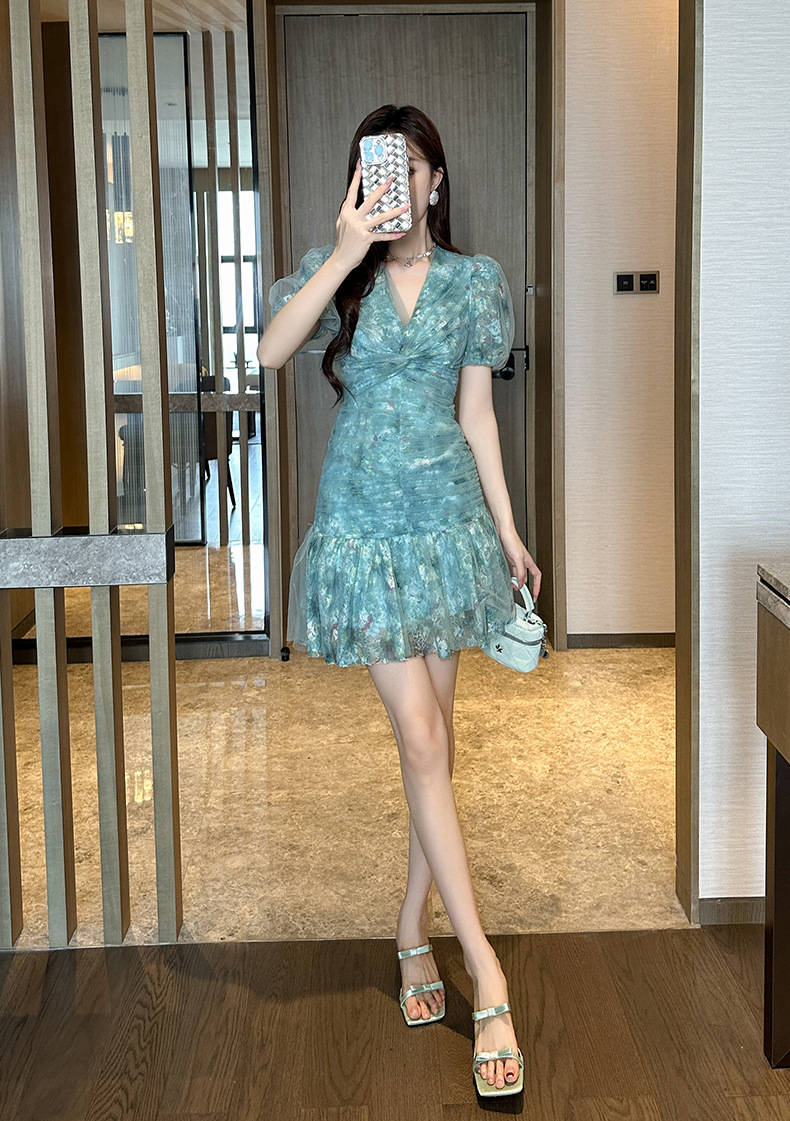 Váy đuôi cá cổ chữ V tay phồng kiểu Pháp thiết kế xếp ly tạo hiệu ứng thon gọn — Xanh nước biển chi tiết 7