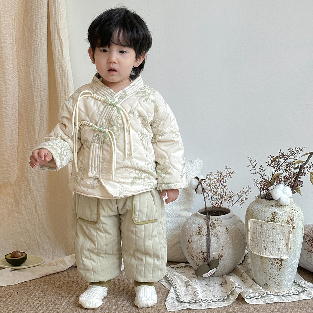 Chaqueta acolchada para bebé, chaqueta acolchada de invierno de estilo chino, traje de terciopelo para bebés y niños pequeños, engrosamiento acolchado para bebés, nueva ropa semanal china