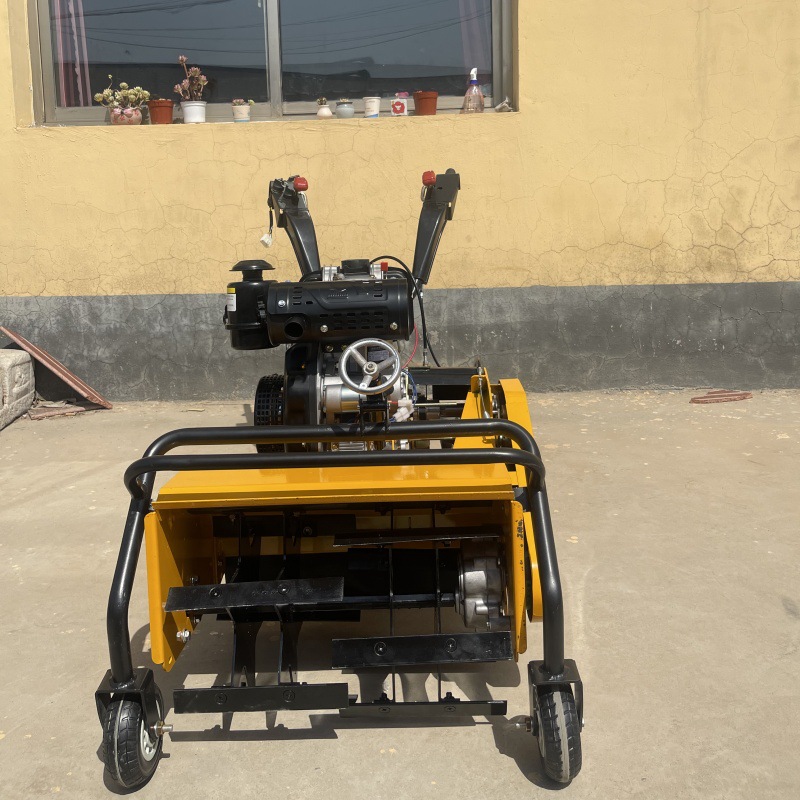 乘坐式四驱除草机汽油机旋耕锄草碎草机风冷柴油机田园除草机