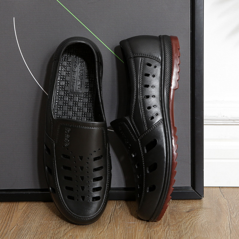 Men's Summer Hollow Breathable Crocs Men's Middle-aged and Elderly Baotou Sandals Men's Non-Slip Dad Shoes Construction Site Sandals