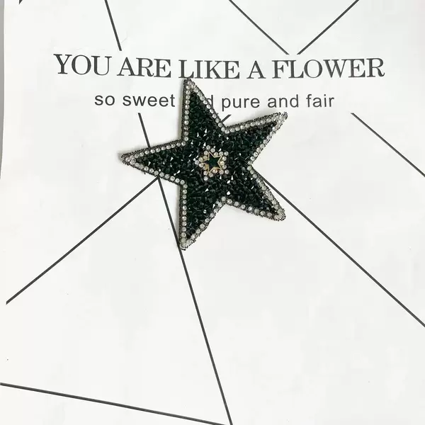 Black five-pointed star 8cm