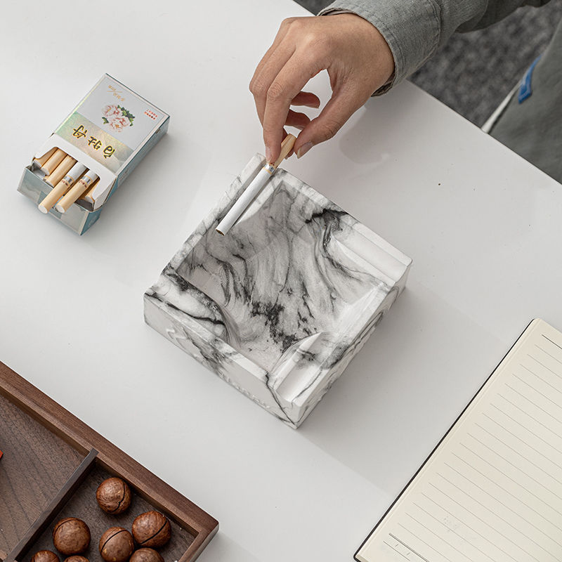 Nuevo cenicero ins cuadrado de alto valor creativo personalidad sala de estar de moda doméstica gran cigarrillo cigarrillo