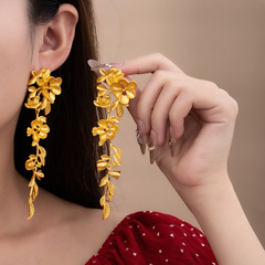 銀の針の欧米の復古の立体の花のフリンジイヤリングの中古の高級感は木の葉の耳飾りの個性のイヤリングを誇張します。