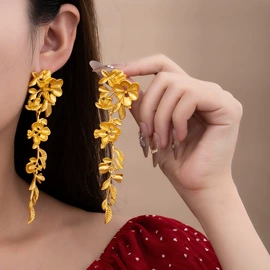 耳环;耳钉;项链