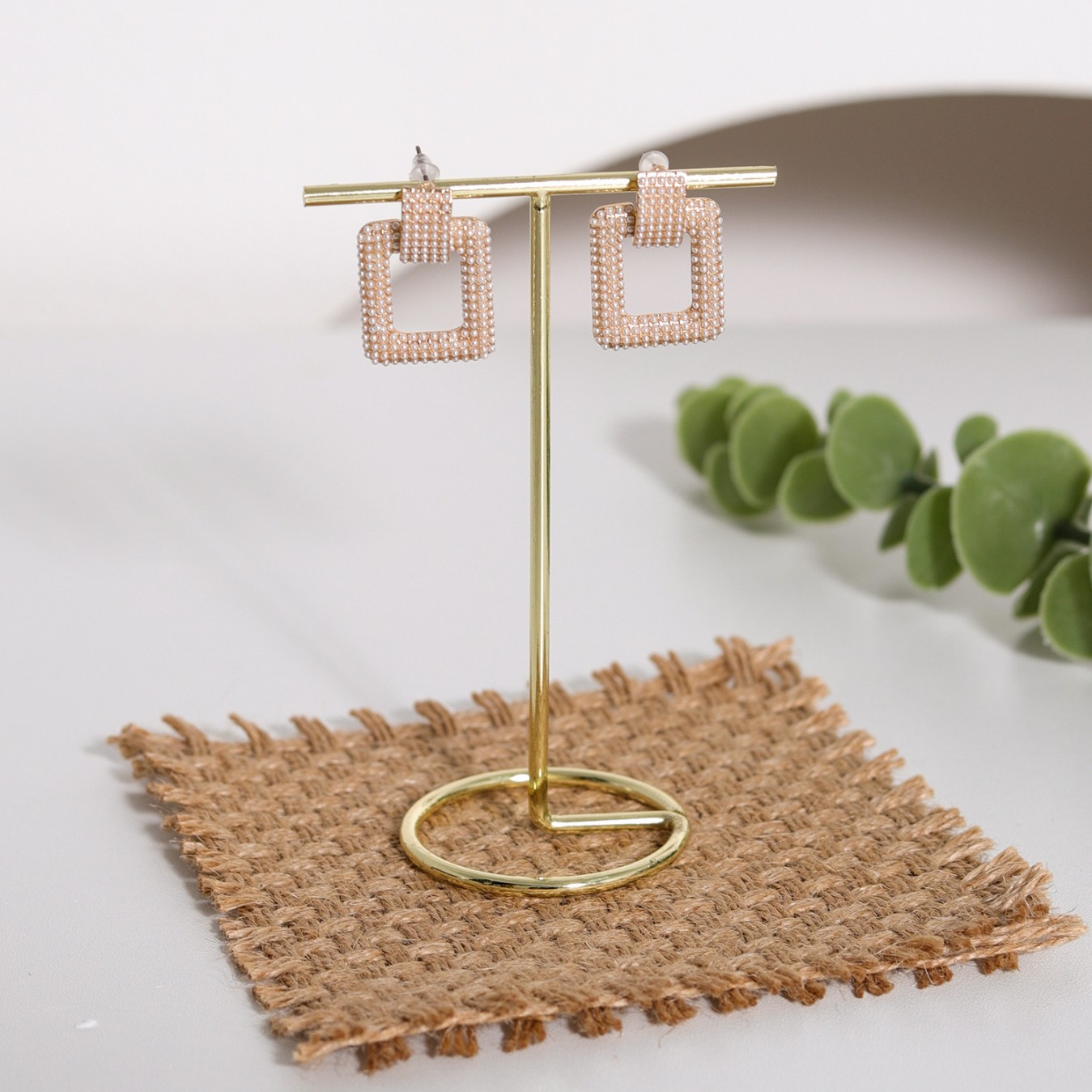 ��������չʾ�� ����ԭľ��Ʒ���ɼ� ���йҼܶ���������Ʒ�ܿ羳