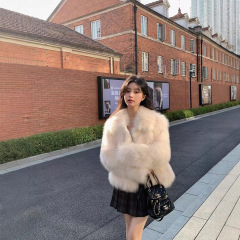 仿狐狸毛环保皮草外套女冬季洋气年轻短款毛毛绒一体千金加厚大衣