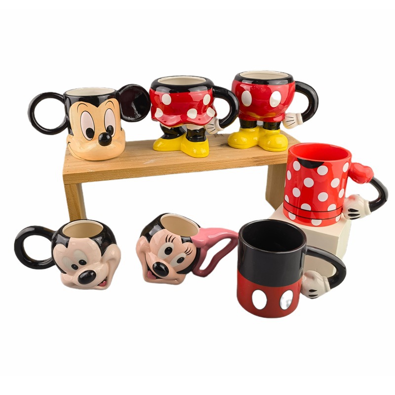 Taza de cerámica de medio cuerpo de Mickey Minnie 3D creativa cuidadosamente seleccionada Taza de café de pareja de dibujos animados lindo Taza de agua de Mickey Mouse