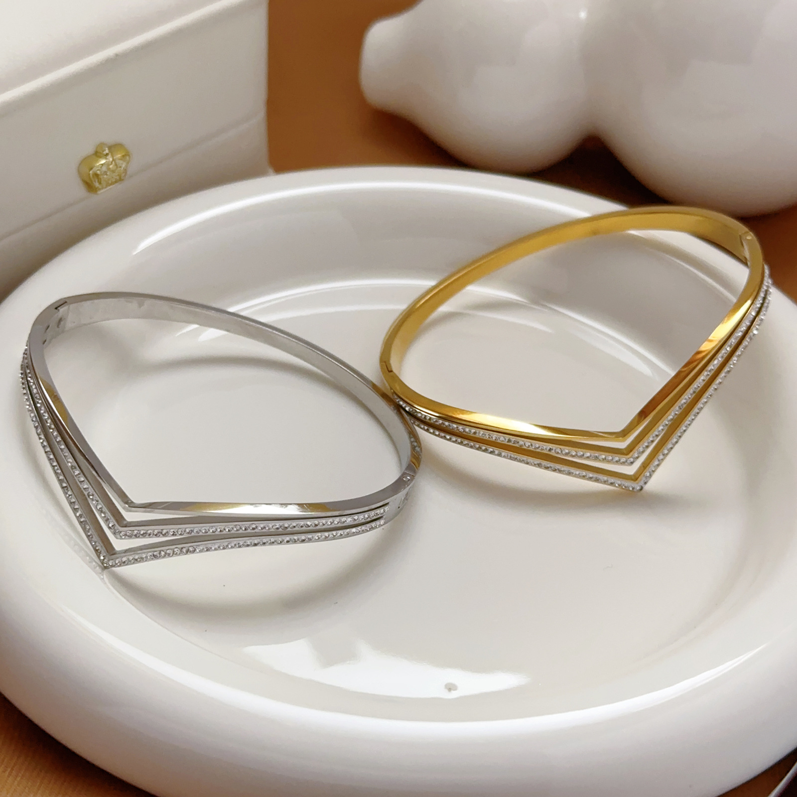 Europa y América pulsera de acero de titanio simple tres filas de diamantes de explosión transfronteriza de moda abertura de pulsera de acero inoxidable