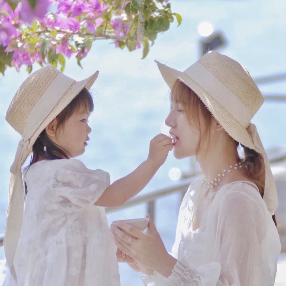 Straw Hat Hepburn Style For Girls Vacation Beach And Seaside_voghion.com