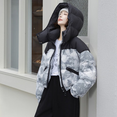 迷彩款连帽羽绒服女短款2025冬新款时尚设计感扎染风小个子面包服