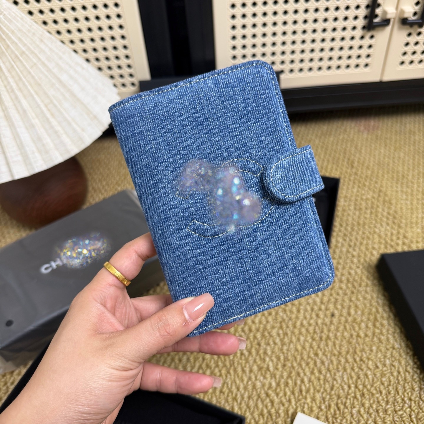 小香风牛仔卡包男女通用26新款双C刺绣翻盖多卡位迷你钱包礼盒装