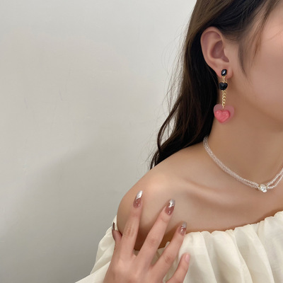 Gradient Pink love black zircon resin Ear Studs Korean Edition Hearts A small minority Sense of design Peach Earrings