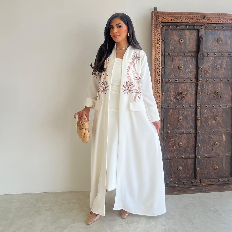 LN172 White Coconut Tree Embroidered Long Cardigan: Gentle and elegant outerwear, perfect for commuting or dates, sophisticated women's wear.
