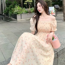 2025一字肩泡泡袖碎花连衣裙女装夏季法式度假风长裙温柔收腰裙