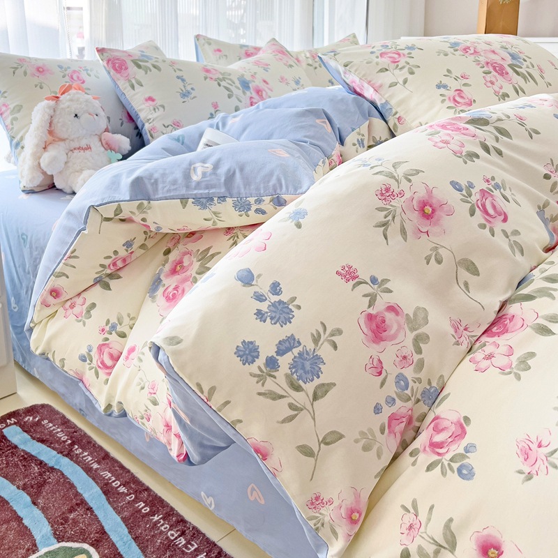 Personalizado en fábrica, sábanas de algodón de algodón de clase A, juego de cuatro piezas, cama de dormitorio de estudiantes floral, juego de tres piezas, funda de edredón, sábana