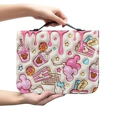 2025跨境包包便携式拉链封口书封面PU皮革圣经封面男女包视觉设计