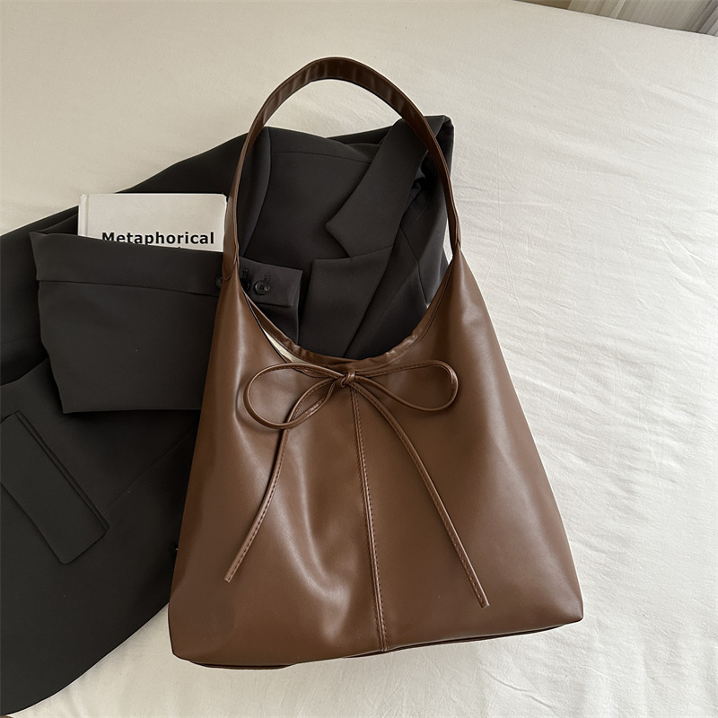 Bolsa de brazo coreana de gran capacidad para mujeres 2024 otoño y invierno nueva textura bolsa de hombro de gran capacidad