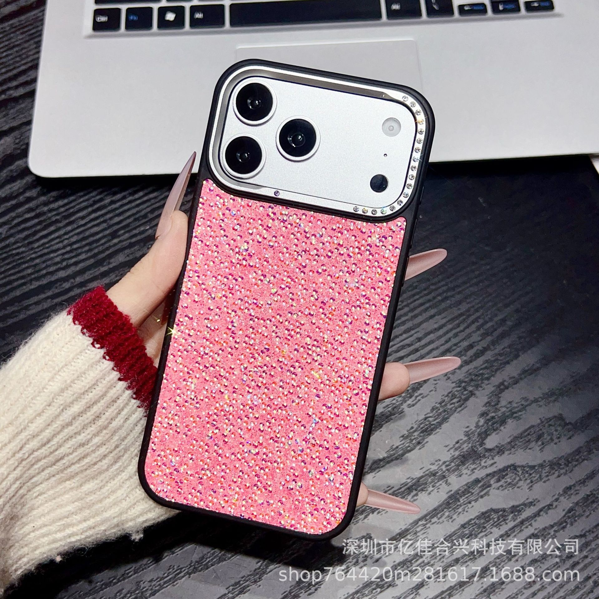 Aplicable para iphone17PROMAX lente de gran agujero puntual perforador de teléfono móvil de manzana 16 / 15P funda de perla
