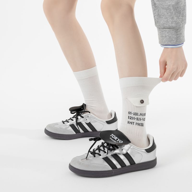 Korean-Style Trendy Socks, Versatile Mid-Tube Solid Color Socks with Buttons, Personalized Pocket Letter Design, Women's Socks for Outerwear, Minimalist Ins Style Korean-Style Trendy Socks, Versatile Mid-Tube Solid Color Socks with Buttons, Personalized Pocket Letter Design, Women's Socks for Outerwear, Minimalist Ins Style