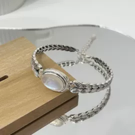 戒指;项链;耳钉