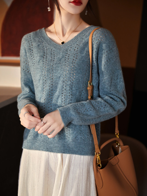 Fall 2023 New Korean-style V-neck Hollow-out Solid Color Women's Pullover Loose Casual Commuter All-wool Sweater
