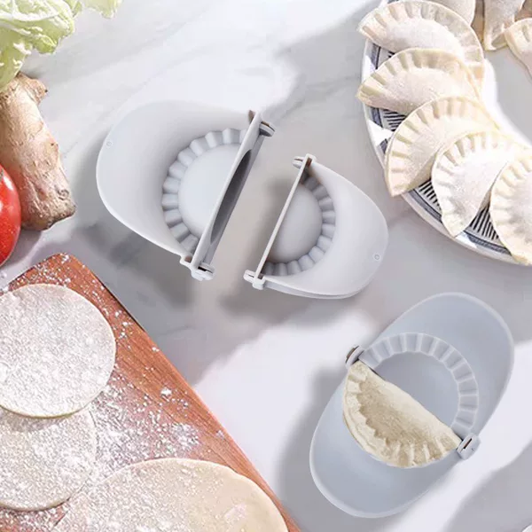 Manufacturer Wholesale New Creative Plastic Manual Dumpling Mold for Home Use, a Hand-Making Tool for Making Dumplings