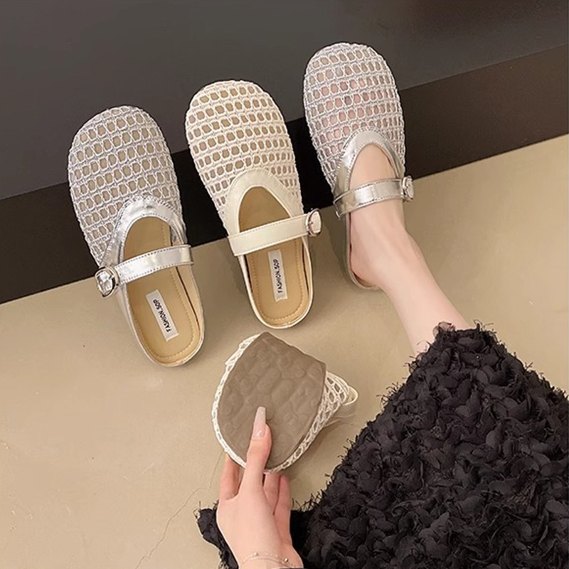 Flat Woven Hollow-Out Slippers for Women 2025 New Style Outdoor Fashion Stylish Sandals with Buckle and Closed Toe