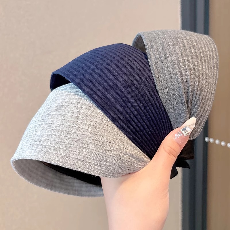 Red celebridad similar banda de bordes anchos de punto de alta sensación de estilo extranjero lavado facial de presión banda de cabello simple alta cráneo clip de cabello