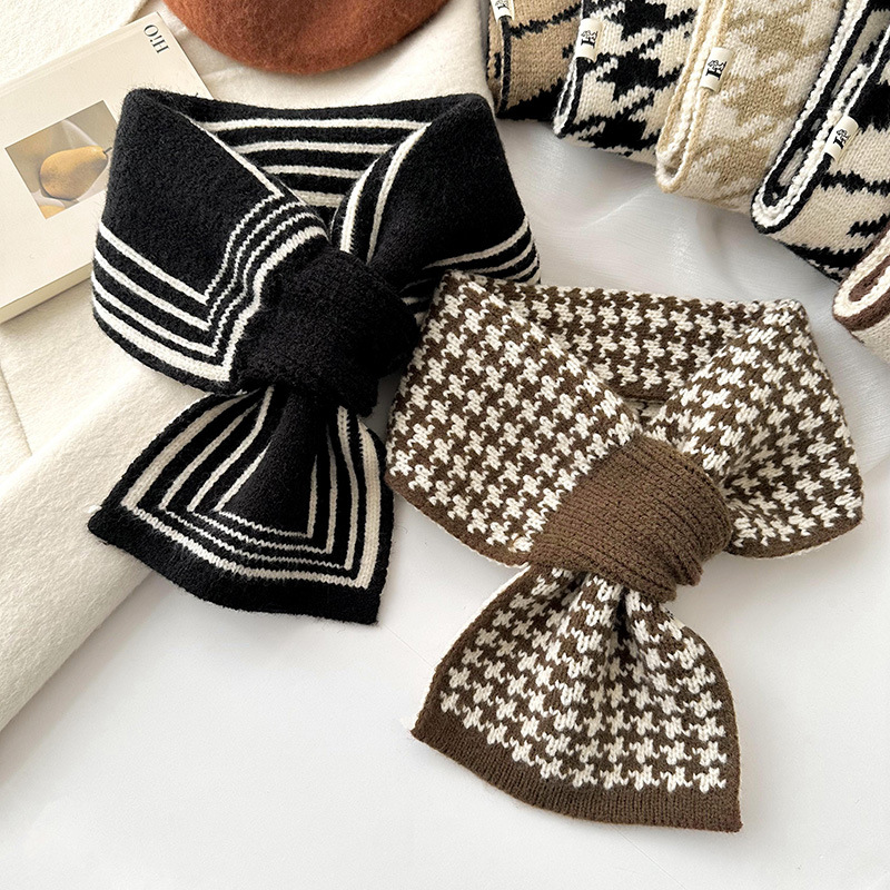 Nueva pata de gallo de punto pequeña bufanda para las mujeres Otoño e Invierno estilo coreano versátil cálido cuello perforado Protección decorativa bufanda collar