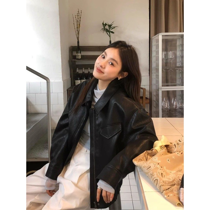 黑色皮衣春秋新款高街潮显瘦百搭高级韩版复古翻领机车皮女款夹克