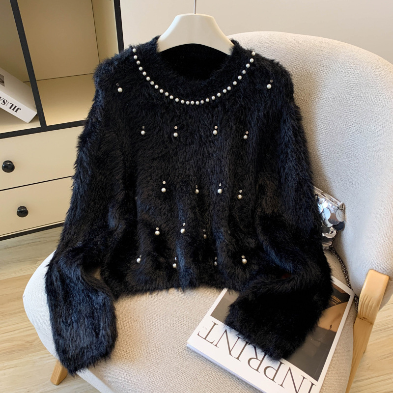 Real shot of the 2026 autumn and winter heavy-duty loose-fitting casual round-neck pearl knit sweater for women with long sleeves
