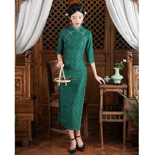 Green Chinese dresses qipao for women cheongsam long sleeve girl young improved version traditional host singers miss etiquette lace temperament dress